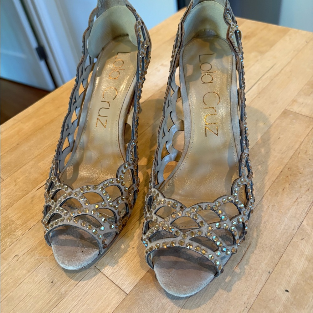 Lola Cruz Tan Peep-Toe dressy heels. size 39 or 8.5